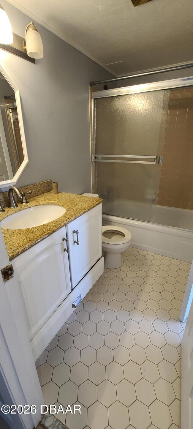 Building Photo - 301 Ridge Blvd