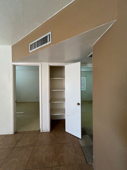 Building Photo - 2325 N Dodge Blvd