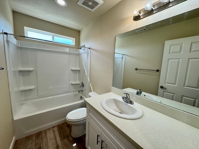 Building Photo - Stunning New Build 3-Bedroom, 2.5-Bath Triplex Apartment for Rent