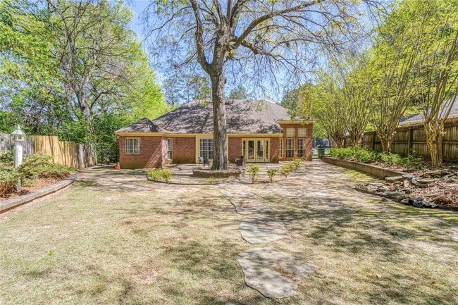 Building Photo - 561 Pine Tree Ln