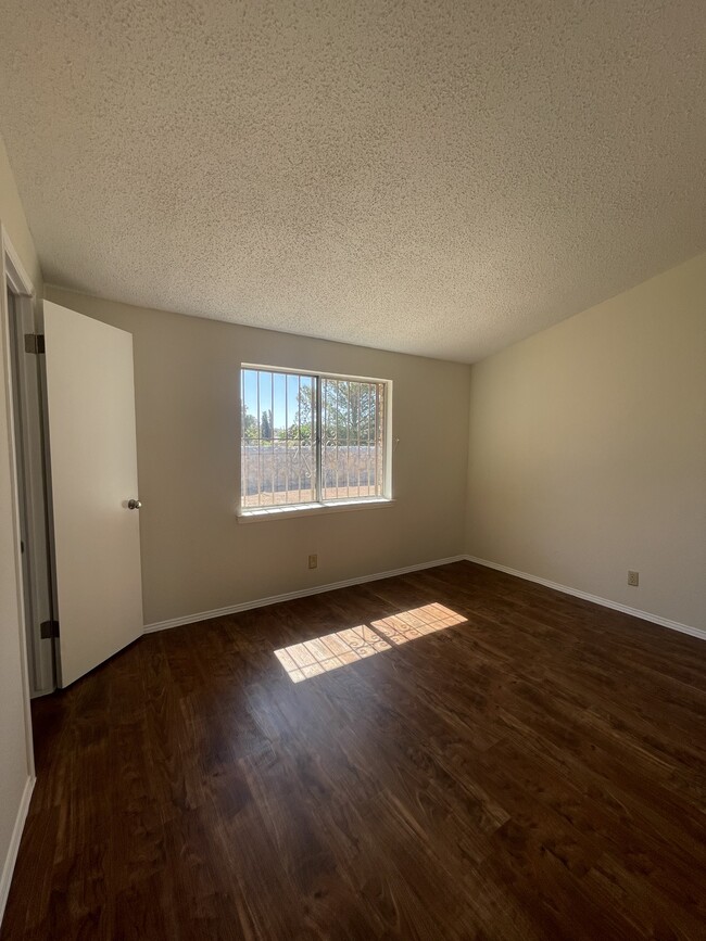 Building Photo - 1540 Raphael Cir