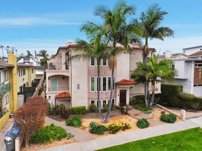 Building Photo - 424 N Broadway