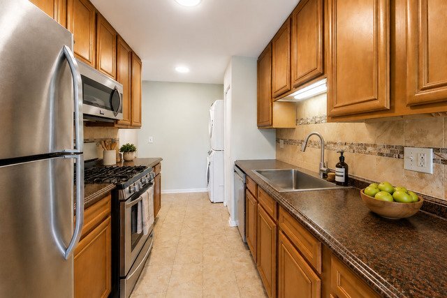 Building Photo - 447 N Cambridge Dr