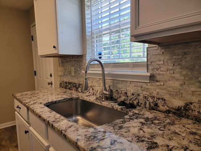 Building Photo - Intown Ranch - ADA Accessible Voucher Approved - Immediate Move In