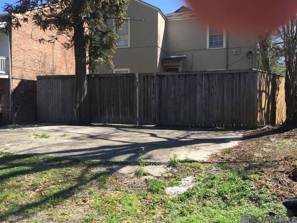 Building Photo - 718 Park Blvd