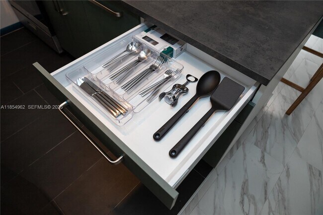 Building Photo - 224 Meridian Ave