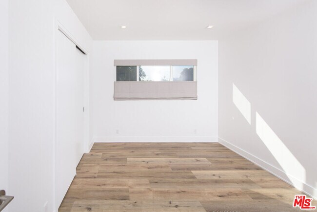 Building Photo - 502 Huntley Dr