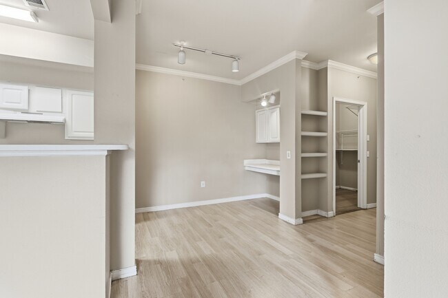 Building Photo - 7438 S Quail Cir