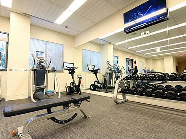 Building Photo - 999 SW 1st Ave