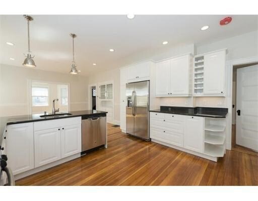 Building Photo - 61 Marlboro St