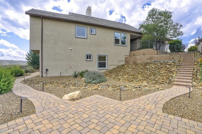 Building Photo - 1478 Varsity Dr