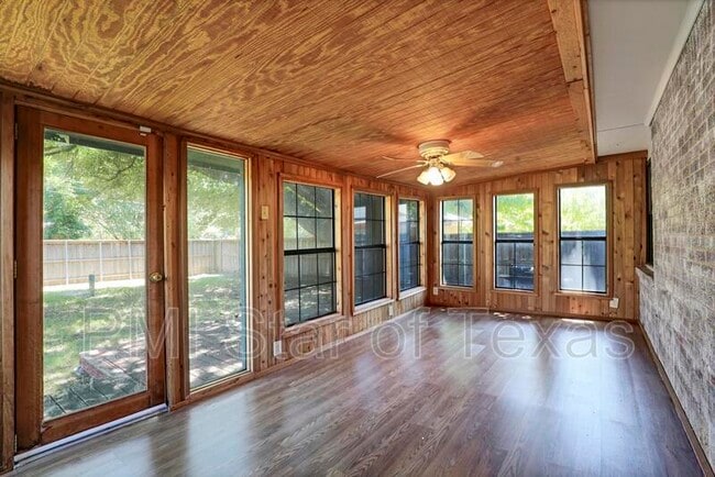 Building Photo - 10138 Estacado Dr