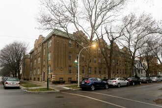 Building Photo - 2200 W Ainslie St