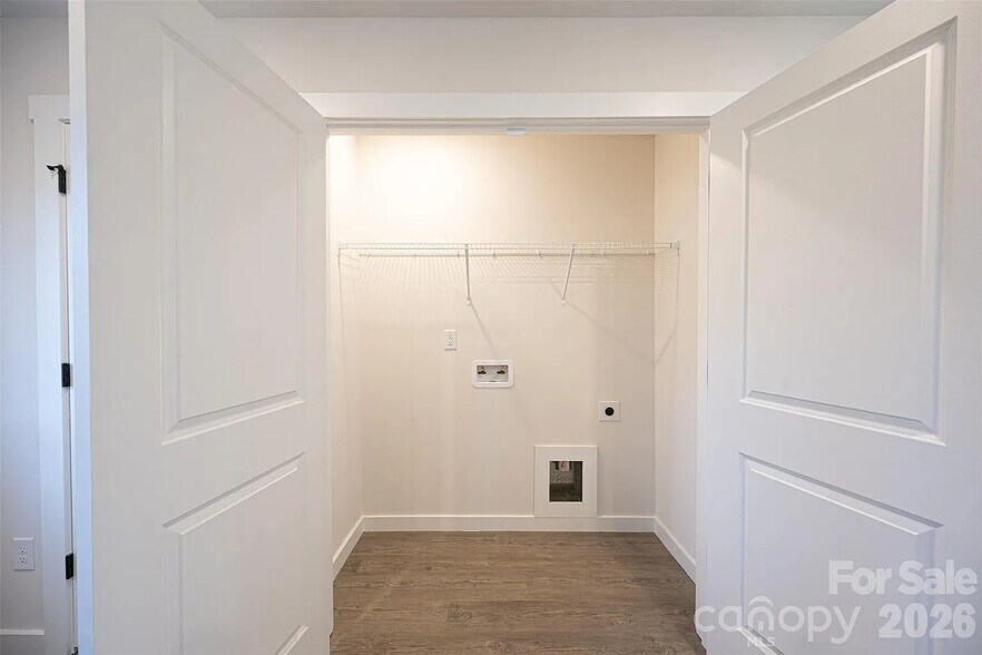 Building Photo - 426 2nd St SW