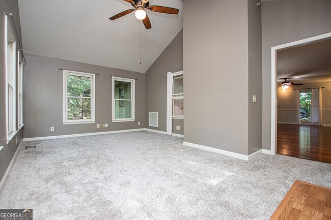 Building Photo - 1499 Stonington Ct
