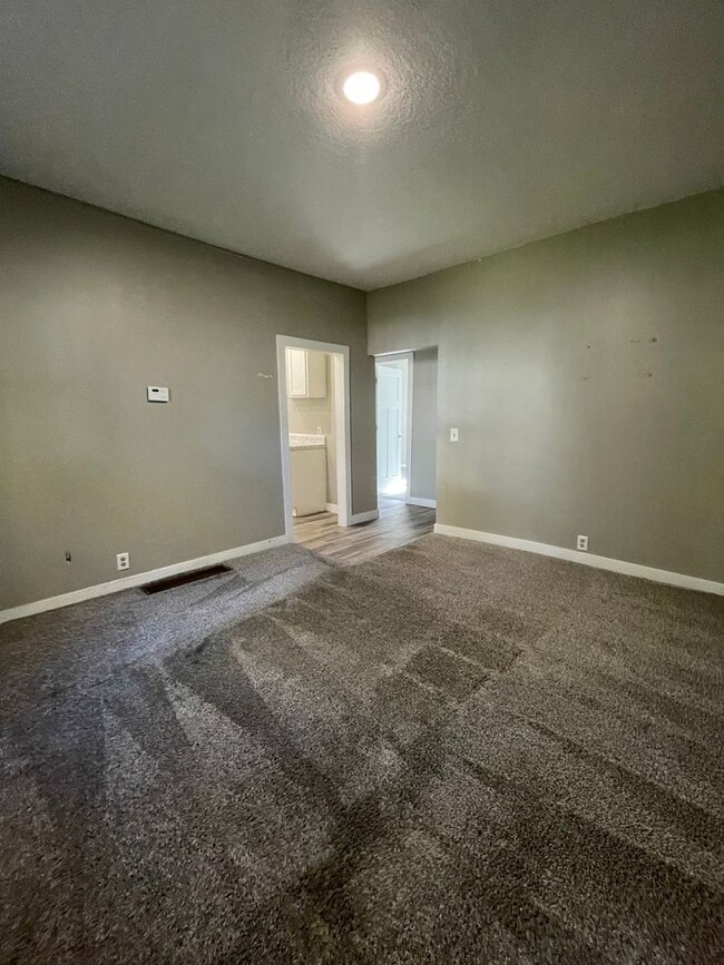 Building Photo - 816 Congress St