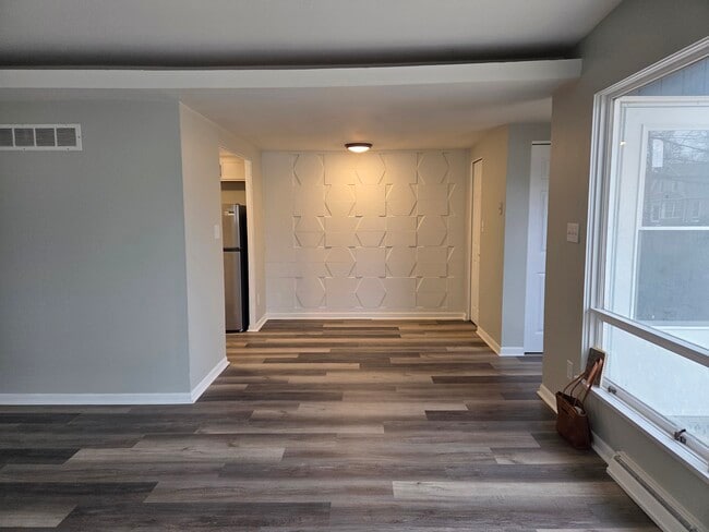 Building Photo - 763 Douglas St