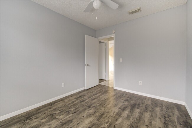 Building Photo - 2927 Great Lakes Ave