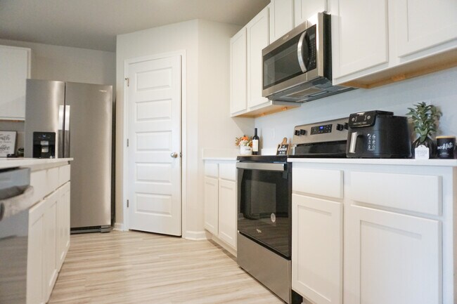 Building Photo - 4703 Airmen Dr