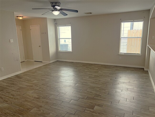 Building Photo - 2019 Pine Croft Dr