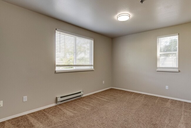 Building Photo - 2 Bed 1 Bath Condo with an Office!