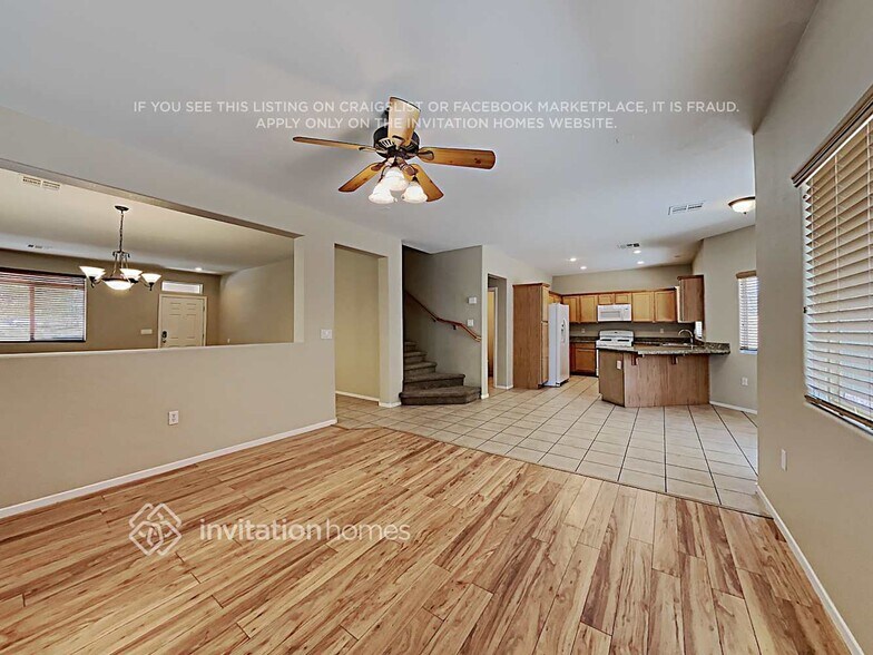 Building Photo - 10928 Salernes St