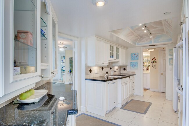 Building Photo - 2400 S Ocean Dr