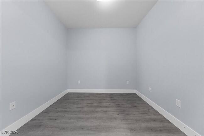 Building Photo - 4575 Dean Martin Dr