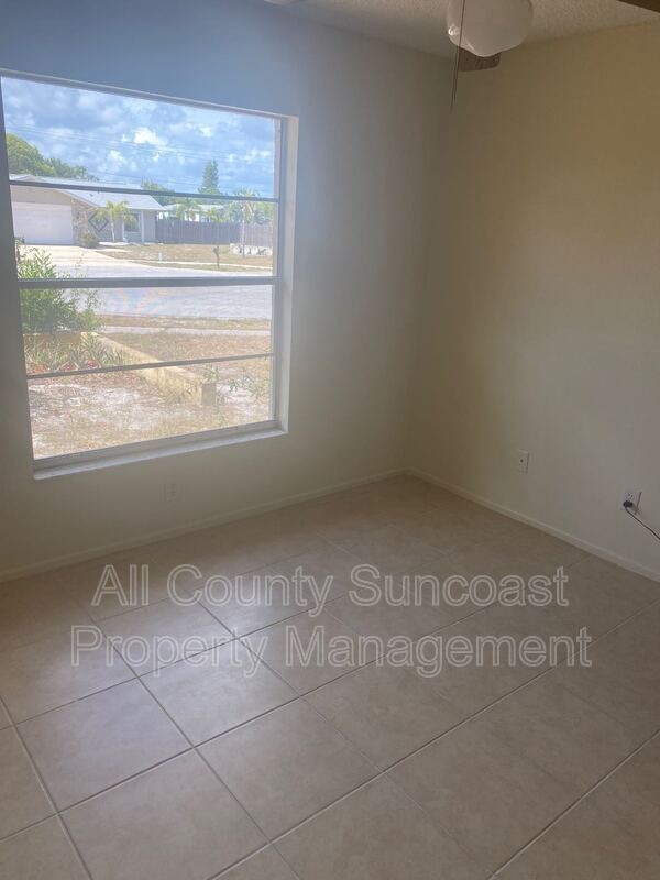 Building Photo - 2636 Orangewood Ct