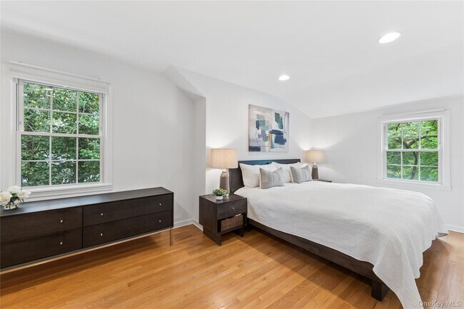 Building Photo - 304 Boulevard
