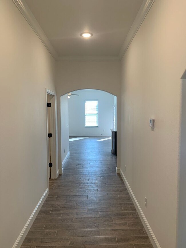 Building Photo - Modern 3-Bedroom Home with Open Floor Plan, Covered Patio & Fenced Yard in Centerton!