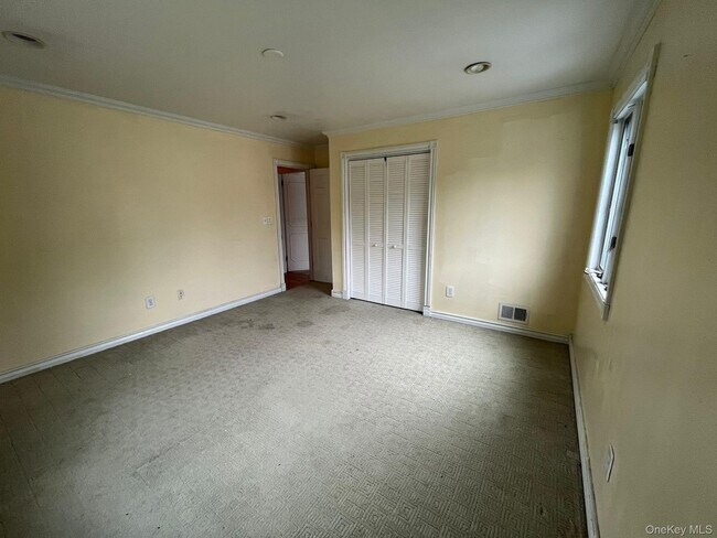 Building Photo - 4 Rosemont Dr