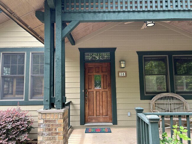 Building Photo - 38 Bungalow Village Way