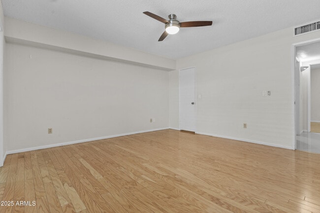 Building Photo - 1725 N Miller Rd