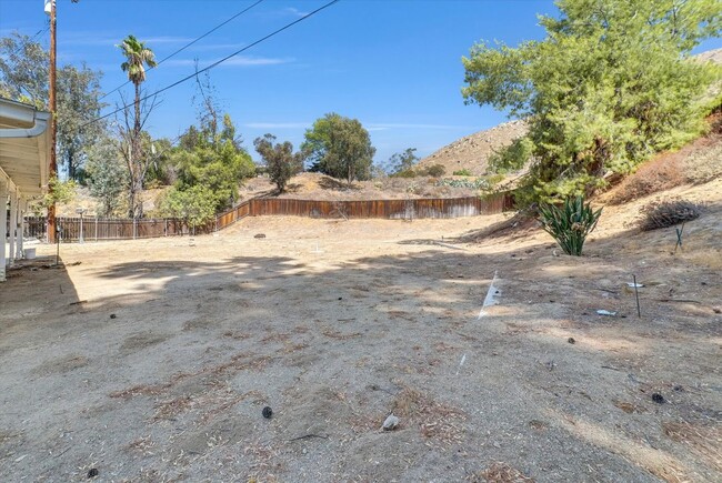 Building Photo - 175 Masters Ave