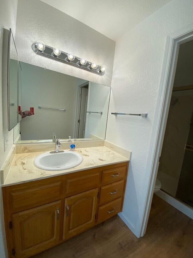 Building Photo - COMING SOON - Wonderful 4 bedroom/2 bath house - Updated throughout!