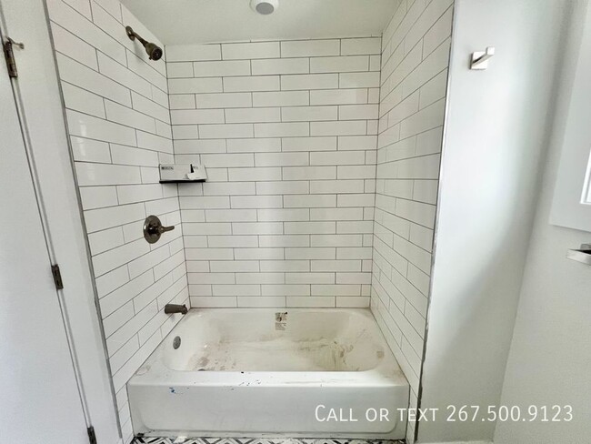 Building Photo - Beautiful Newly renovated 1BR unit in  Gre...