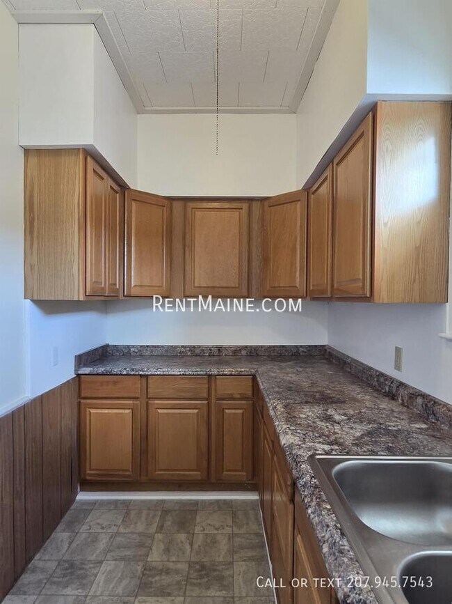Building Photo - 84 Shawmut St