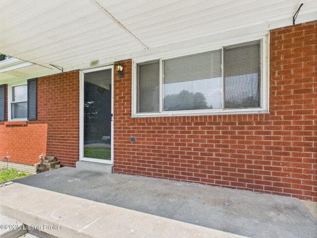 Building Photo - 207 Greenlawn Dr