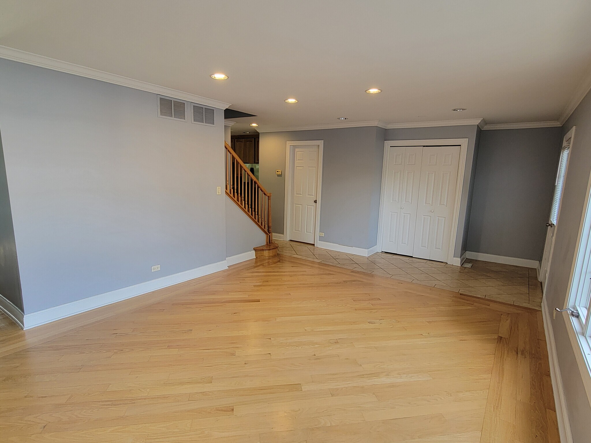 Building Photo - 2116 Rugen Rd