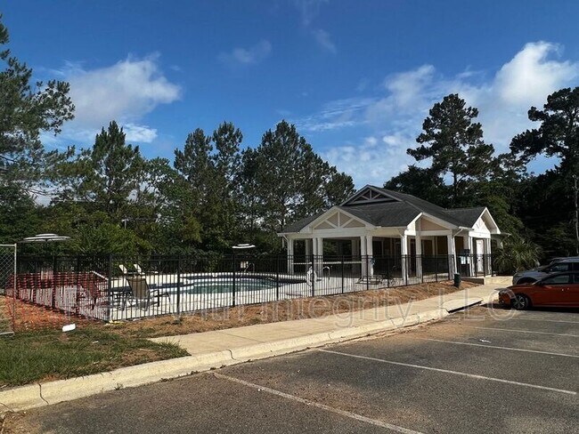 Building Photo - 2200 Del Carmel Way