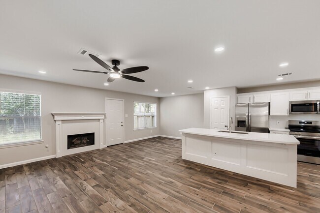 Building Photo - 11 Wineberry Pl