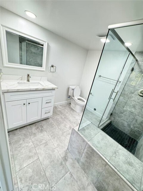 Building Photo - 3233 E Cameron Ave