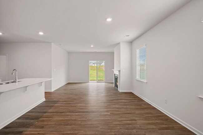 Building Photo - 171 Old Home Rd