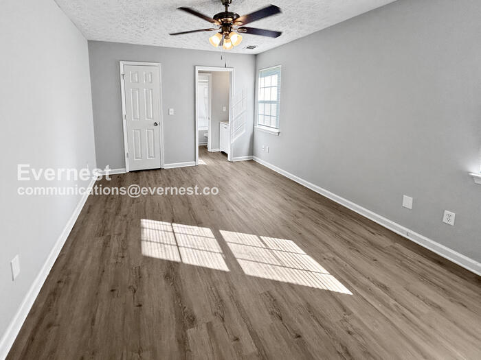 Building Photo - 218 Dove Pl