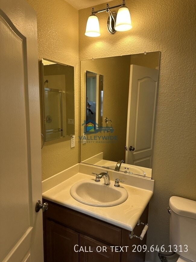 Building Photo - 2704 Acapulco Way