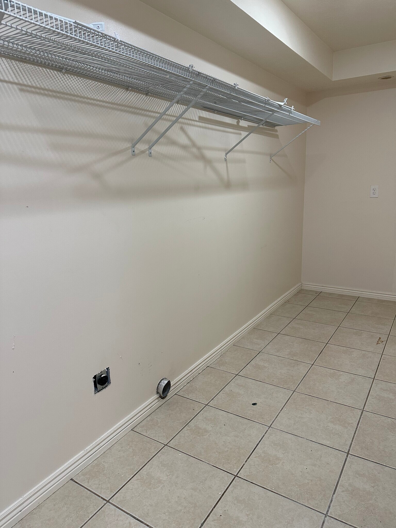 Laundry room with electric washer and dryer hookups - 12339 S Black Foot St