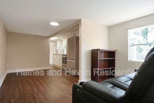 Building Photo - 26 Forest Dr