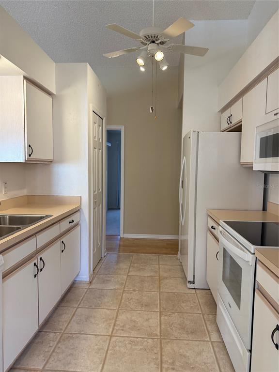 Building Photo - 4501 River Ridge Dr