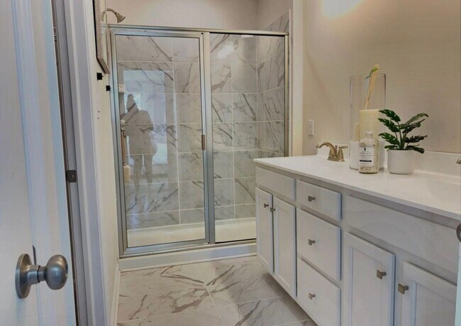 Building Photo - Stunning 4-Bed Townhome in Quakertown! Available March 1st!